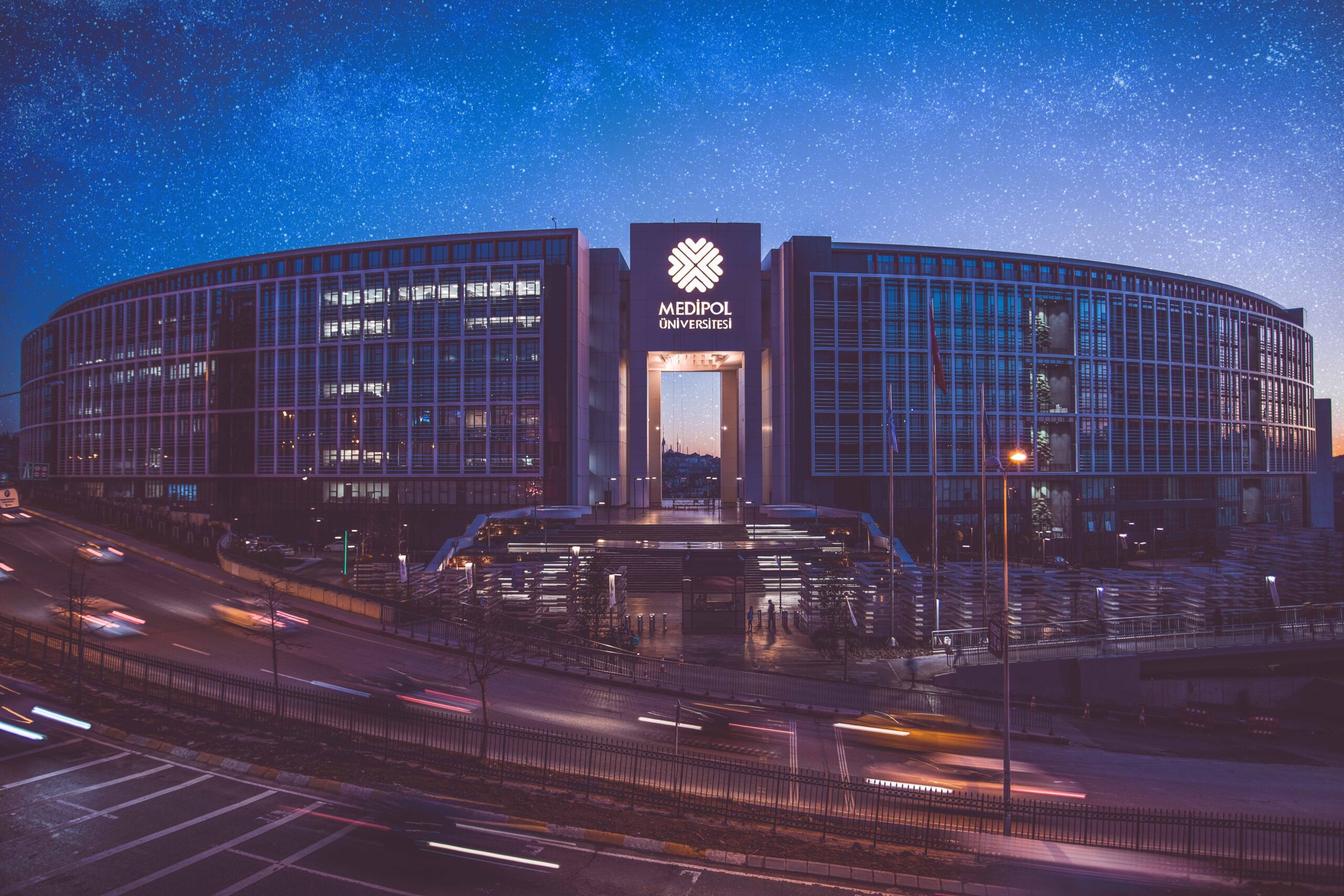 جامعة ميديبول