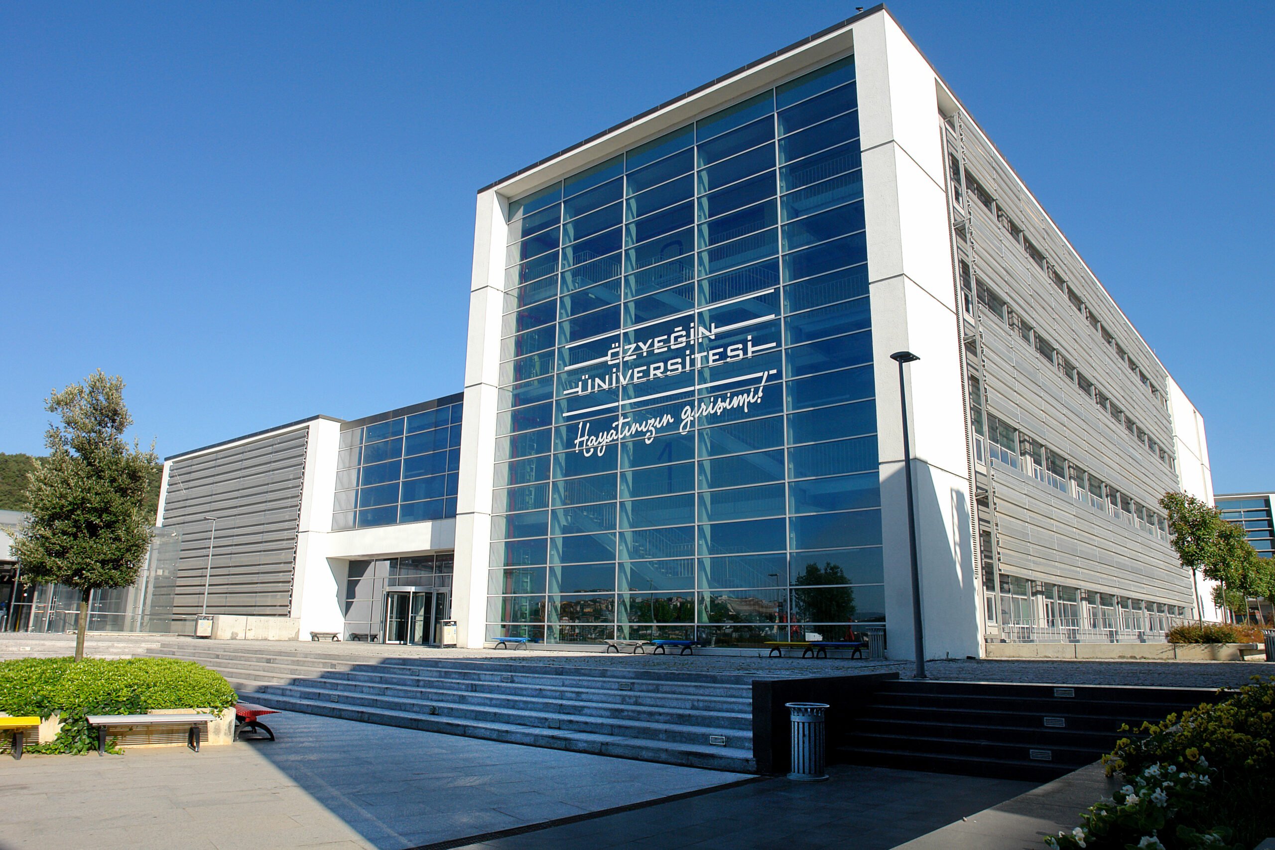 جامعة اوزيجين