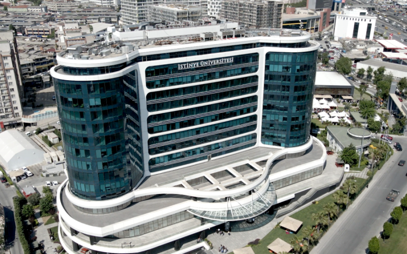 جامعة استينيا