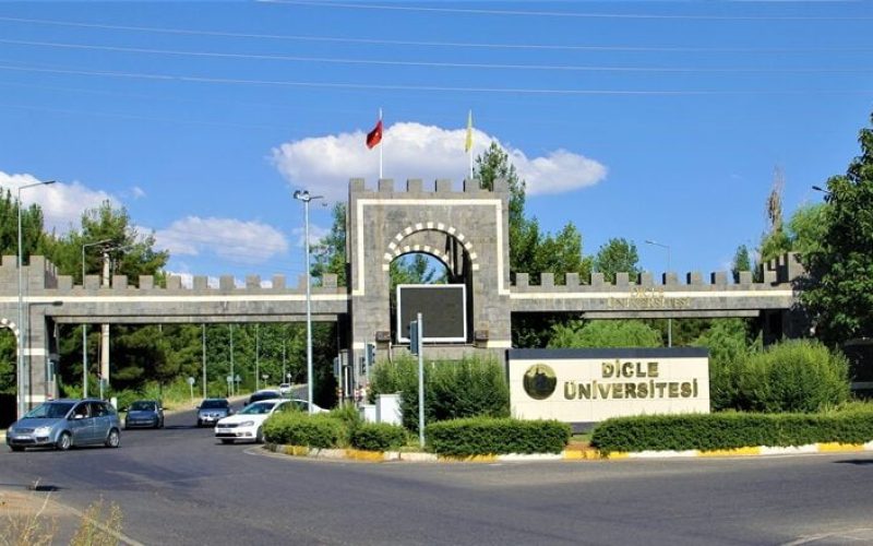 DİCLE ÜNİVERSİTESİNİN AVRUPA BİRLİĞİ EĞİTİM VE GENÇLİK PROGRAMLARI MERKEZİ BAŞKANLIĞINA ICM (ULUSLARARASI KREDİ HAREKETLİLİĞİ) KAPSAMINDA SUNMUŞ OLDUĞU 21 PROJENİN 20'Sİ KABUL EDİLEREK BÖLGEDE VE DİCLE ÜNİVERSİTESİ İÇİN BİR REKOR GERÇEKLEŞTİRİLDİ. (YAKUP ERMİŞ/DİYARBAKIR-İHA)
Dicle Üniversitesinin Avrupa Birliği Eğitim ve Gençlik Programları Merkezi Başkanlığına ICM (Uluslararası Kredi Hareketliliği) kapsamında sunmuş olduğu 21 projenin 20'si kabul edildi.