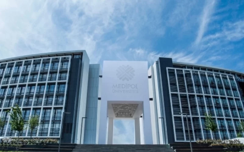 جامعة ميديبول