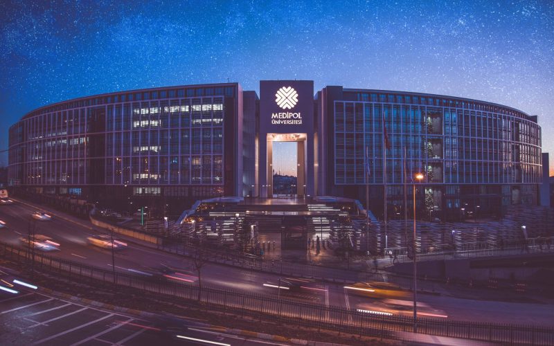 جامعة ميديبول